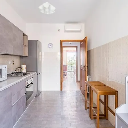 Casa San Saturnino 8 Posti Centro Апартаменты