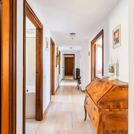 Апартаменты Casa San Saturnino 8 Posti Centro Кальяри